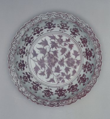 图片[2]-Underglaze red frilled peony flower plate-China Archive